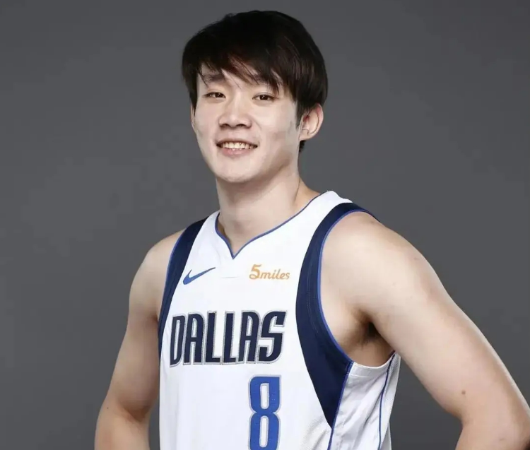 世界杯在线观看平台-布伦森致敬丁彦雨航：祝你退役后一切顺利 曾是NBA夏联队友